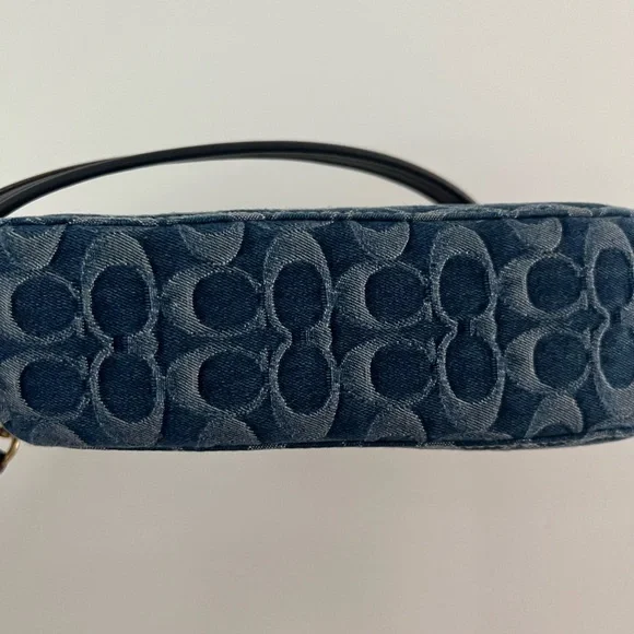 Coach Denim Swinger - Picture 9 of 9